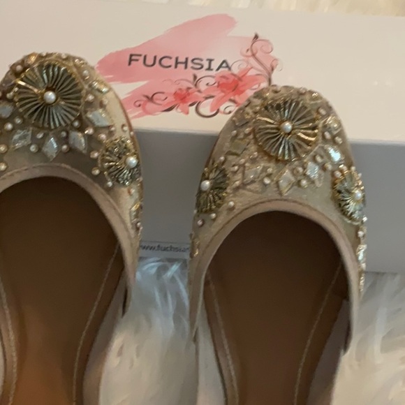 Fuchsia Embellished Cream Flats - Picture 2 of 11